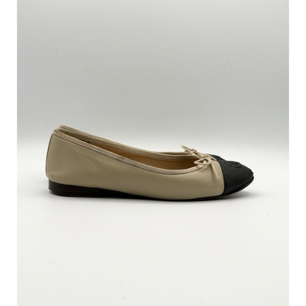 Chanel Ballet Flats Nude & Black Lambskin w/ CC Cap Toe Bow Detail Sz EU 34.5 - Picture 3 of 16